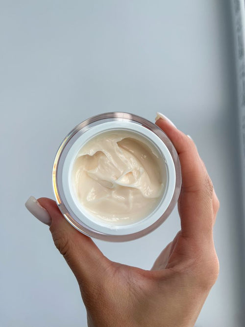Pote de crema facial